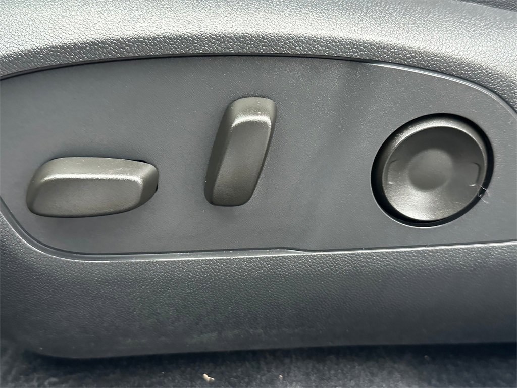 Used 2025 Chevrolet Equinox EV RS w/ LPO, All-Weather Mat Package image 22