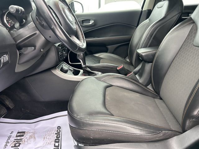 Used 2019 Jeep Compass Latitude w/ Popular Equipment Group AWD/4WD image 11