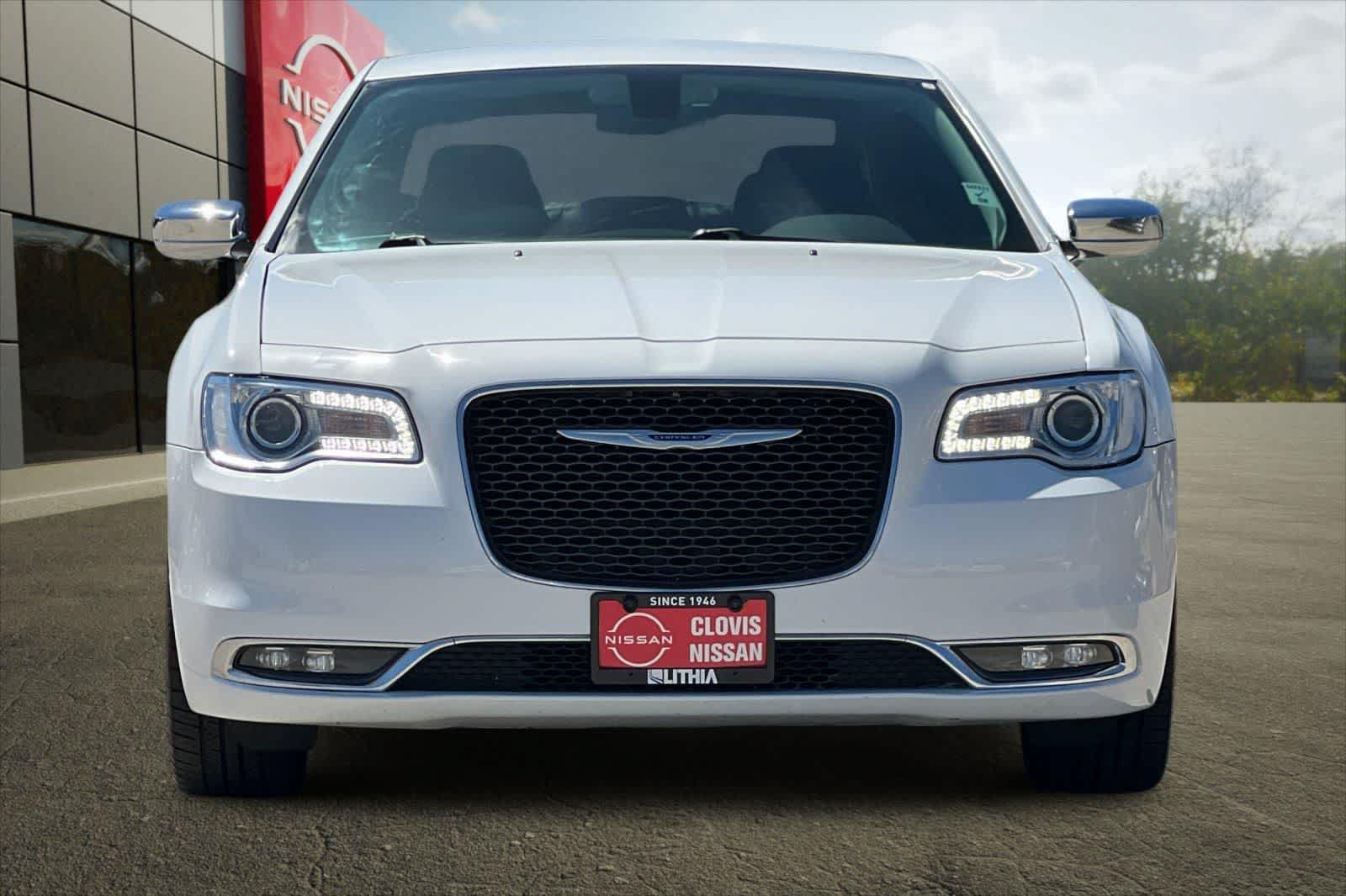 Used 2019 Chrysler 300 Limited RWD image 11