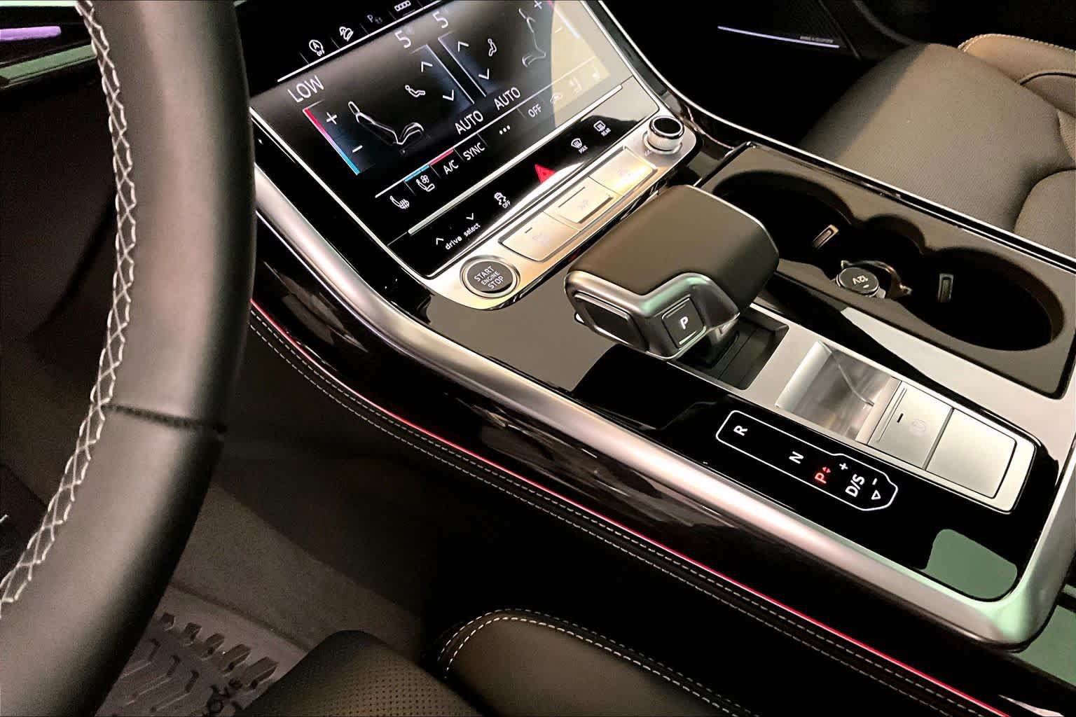 Used 2025 Audi Q8 Prestige w/ Prestige Package AWD/4WD image 16