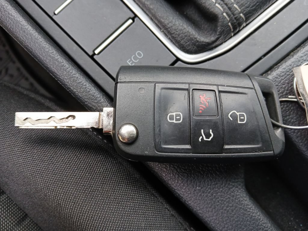 Used 2023 Volkswagen Jetta S w/ Driver Assistance Package FWD image 30