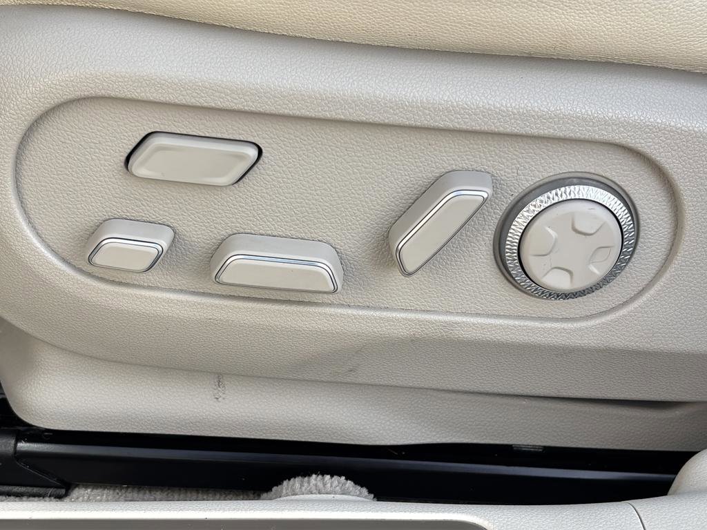 Certified 2023 Genesis GV60 Advanced image 20