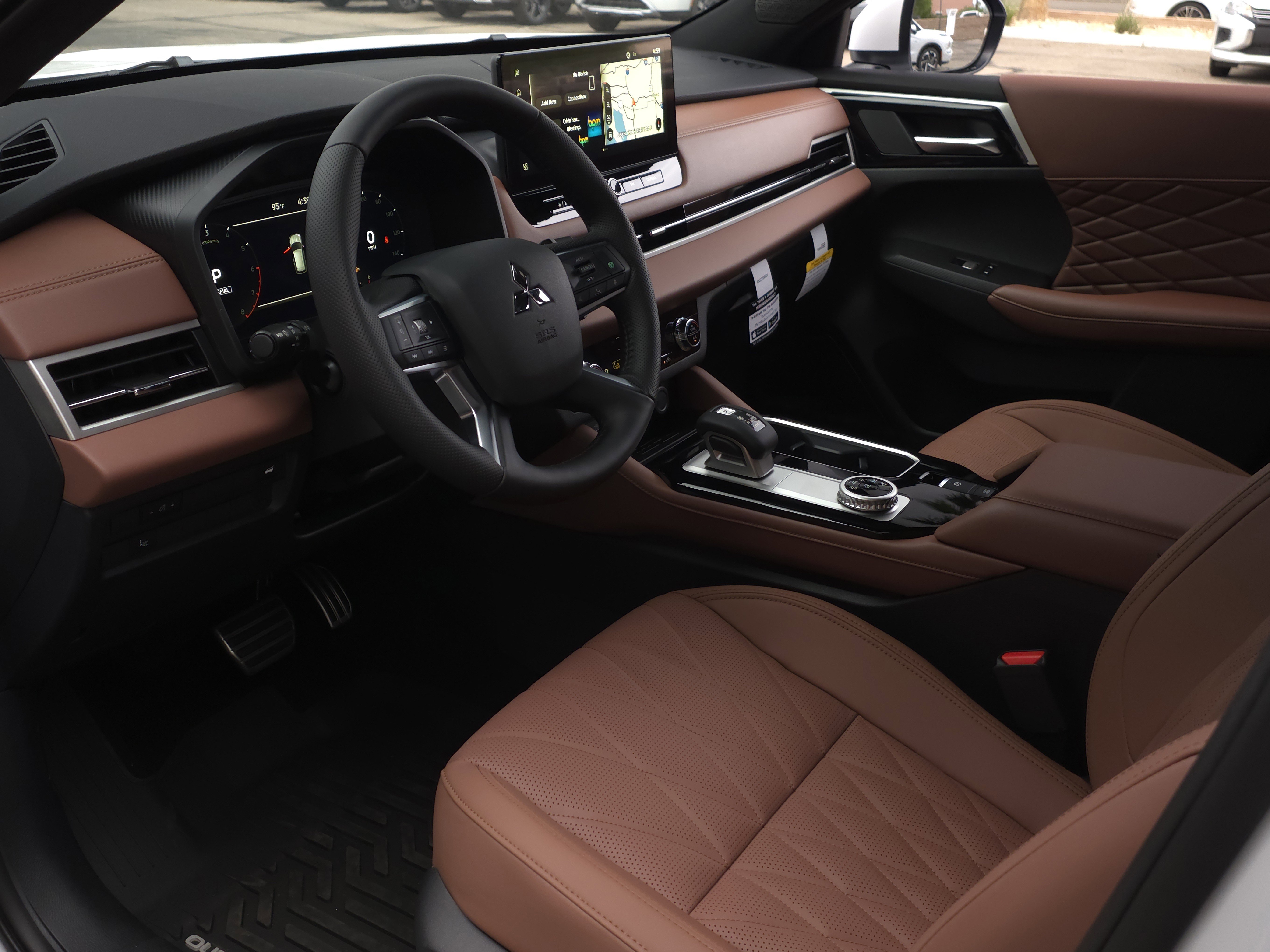New 2025 Mitsubishi Outlander SEL image 9