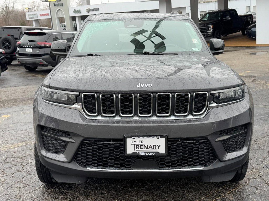 Used 2023 Jeep Grand Cherokee Laredo image 7