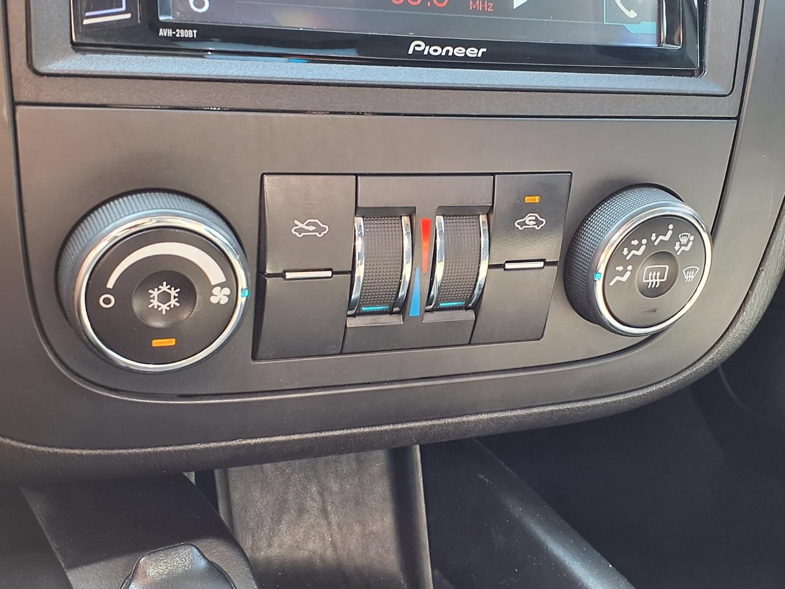 Used 2006 Chevrolet Monte Carlo LT FWD image 23