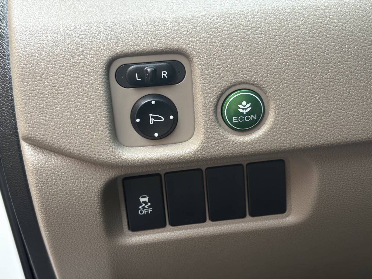 Used 2016 Honda Pilot LX image 31