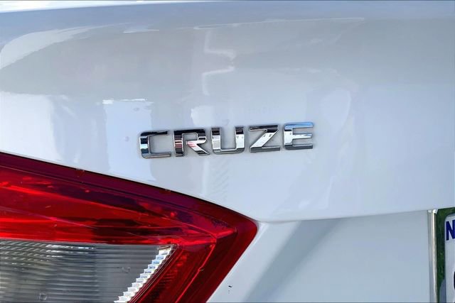Used 2017 Chevrolet Cruze LS image 8