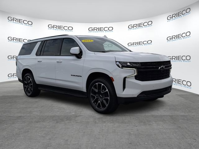 Used 2023 Chevrolet Suburban RST w/ Luxury Package RWD image 1