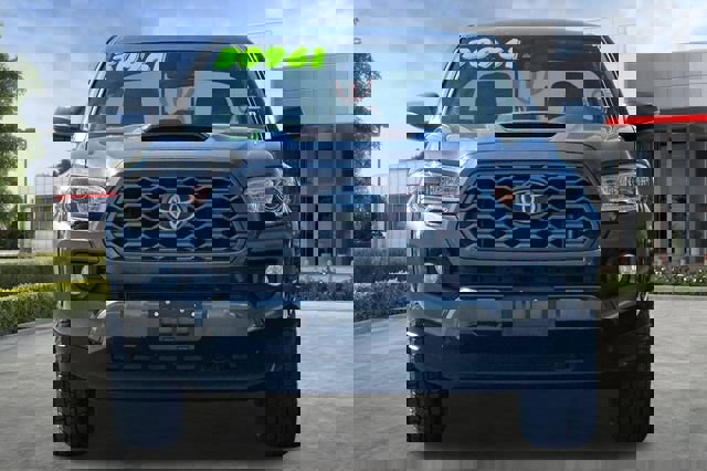 Used 2021 Toyota Tacoma TRD Sport w/ Technology Package image 10