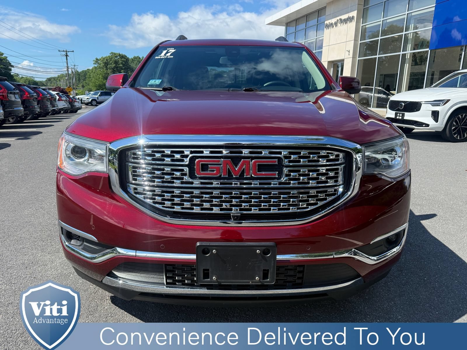 Used 2017 GMC Acadia Denali w/ Technology Package AWD/4WD image 3