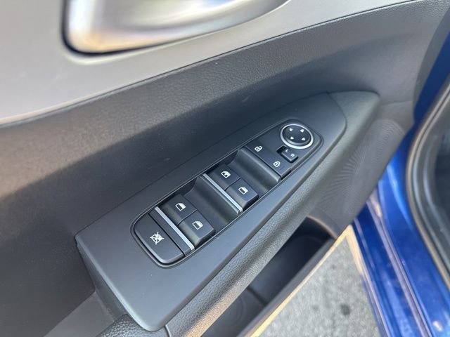 Used 2023 Kia Forte LXS image 7