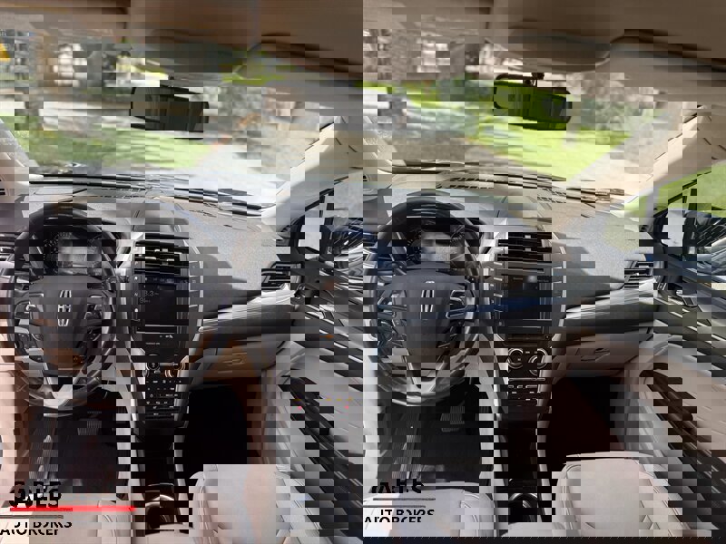 Used 2017 Lincoln MKC Premiere image 18