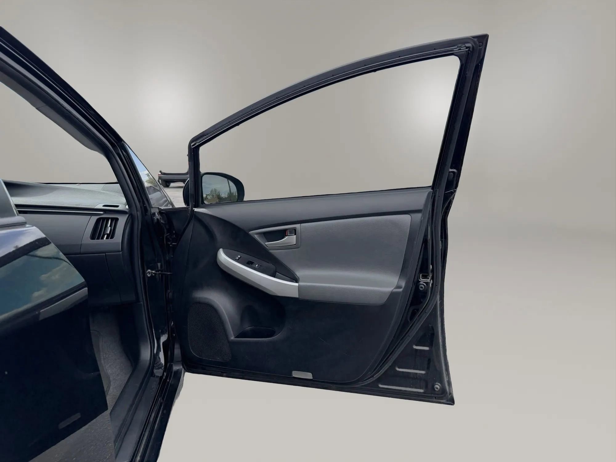 Used 2014 Toyota Prius Two image 38