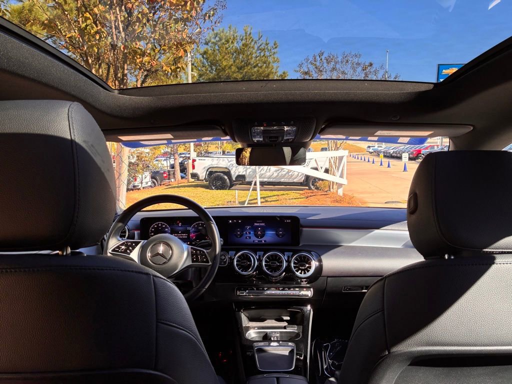 Used 2025 Mercedes-Benz CLA 250 4MATIC image 21