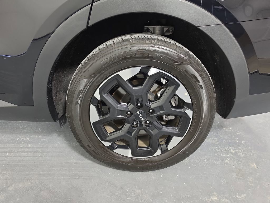 Certified 2025 Kia Sorento S FWD image 32