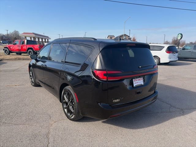 New 2026 Chrysler Pacifica Limited w/ S Appearance Package image 4