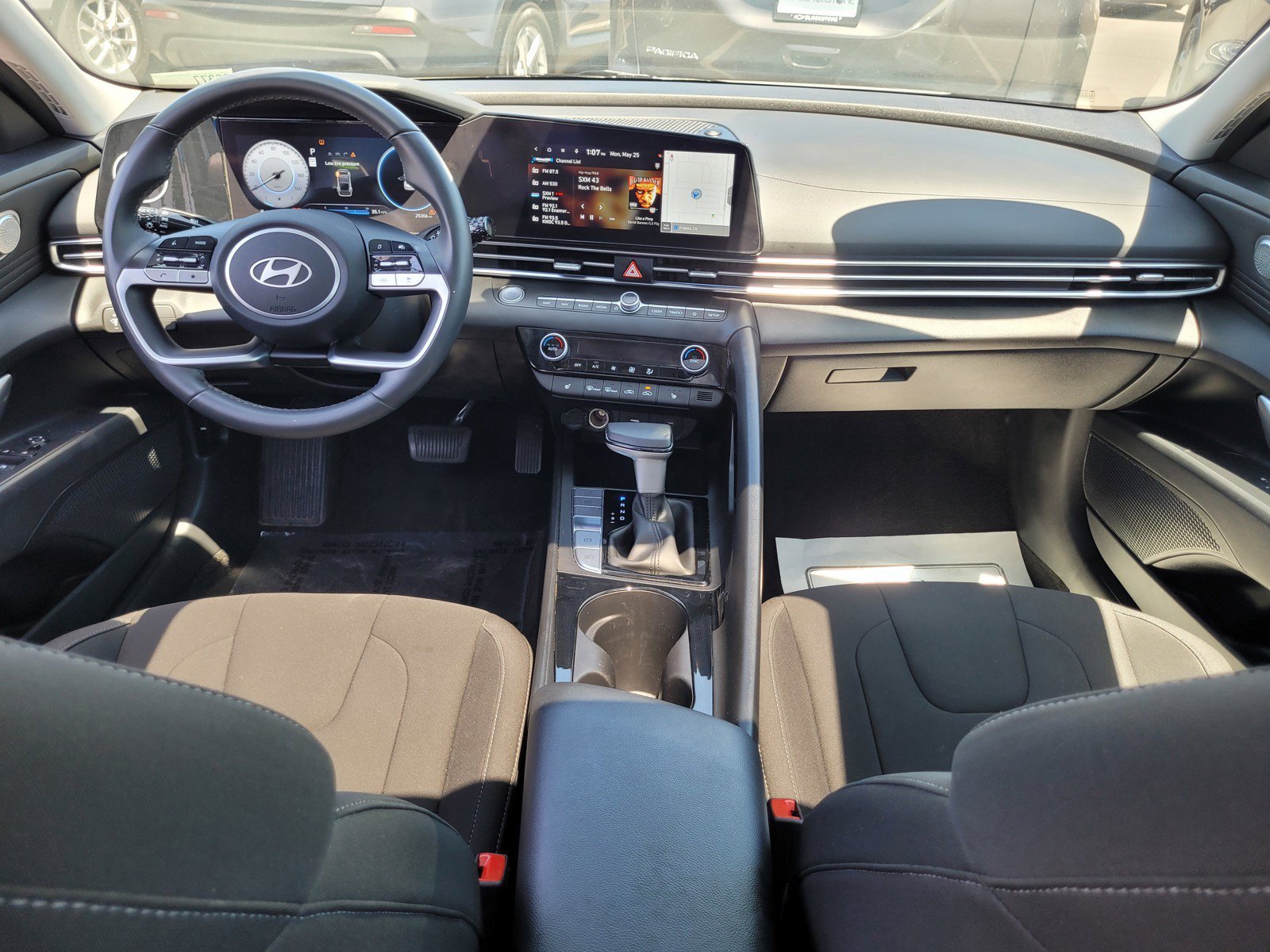 Used 2025 Hyundai Elantra SEL FWD image 16