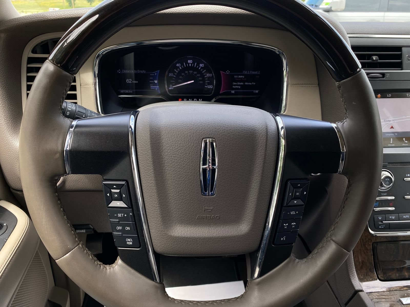 Used 2017 Lincoln Navigator L Select RWD image 22