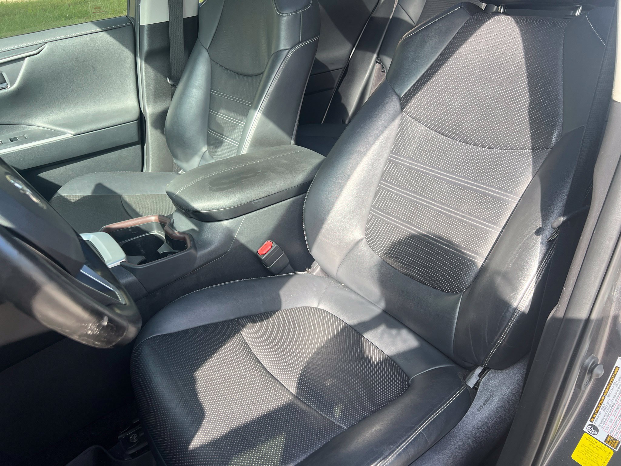 Used 2019 Toyota RAV4 Limited w/ Advanced Technology Package FWD image 12