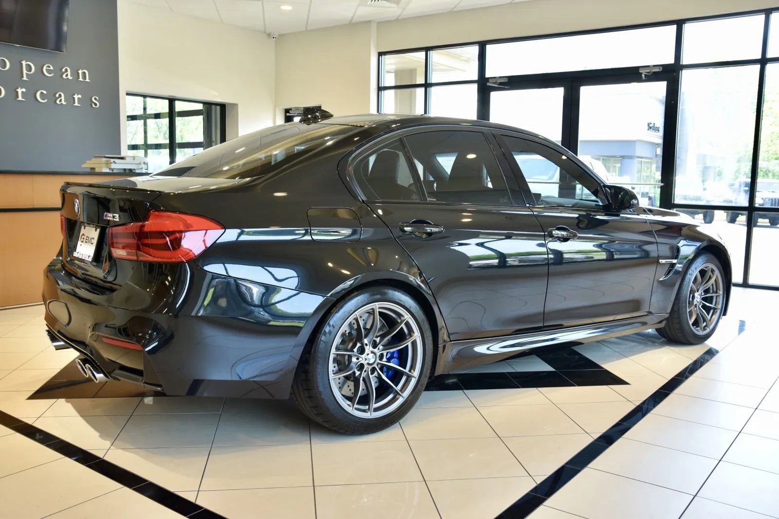 Used 2018 BMW M3 RWD image 6
