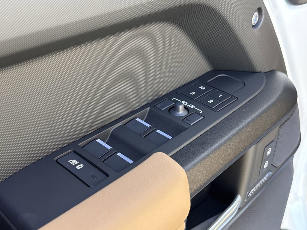 New 2026 Land Rover Defender 110 V8 image 22