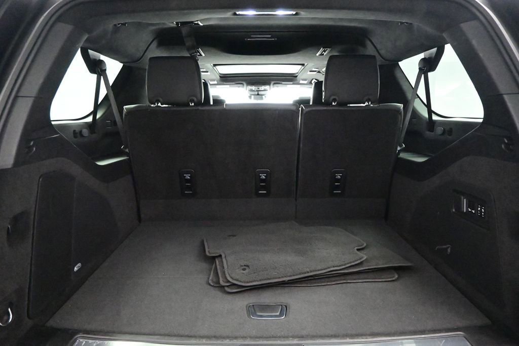 Used 2024 Cadillac Escalade ESV Premium Luxury Platinum AWD/4WD image 36