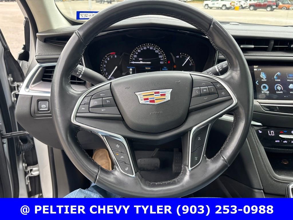 Used 2018 Cadillac XT5 Luxury w/ Driver Awareness Package FWD image 14