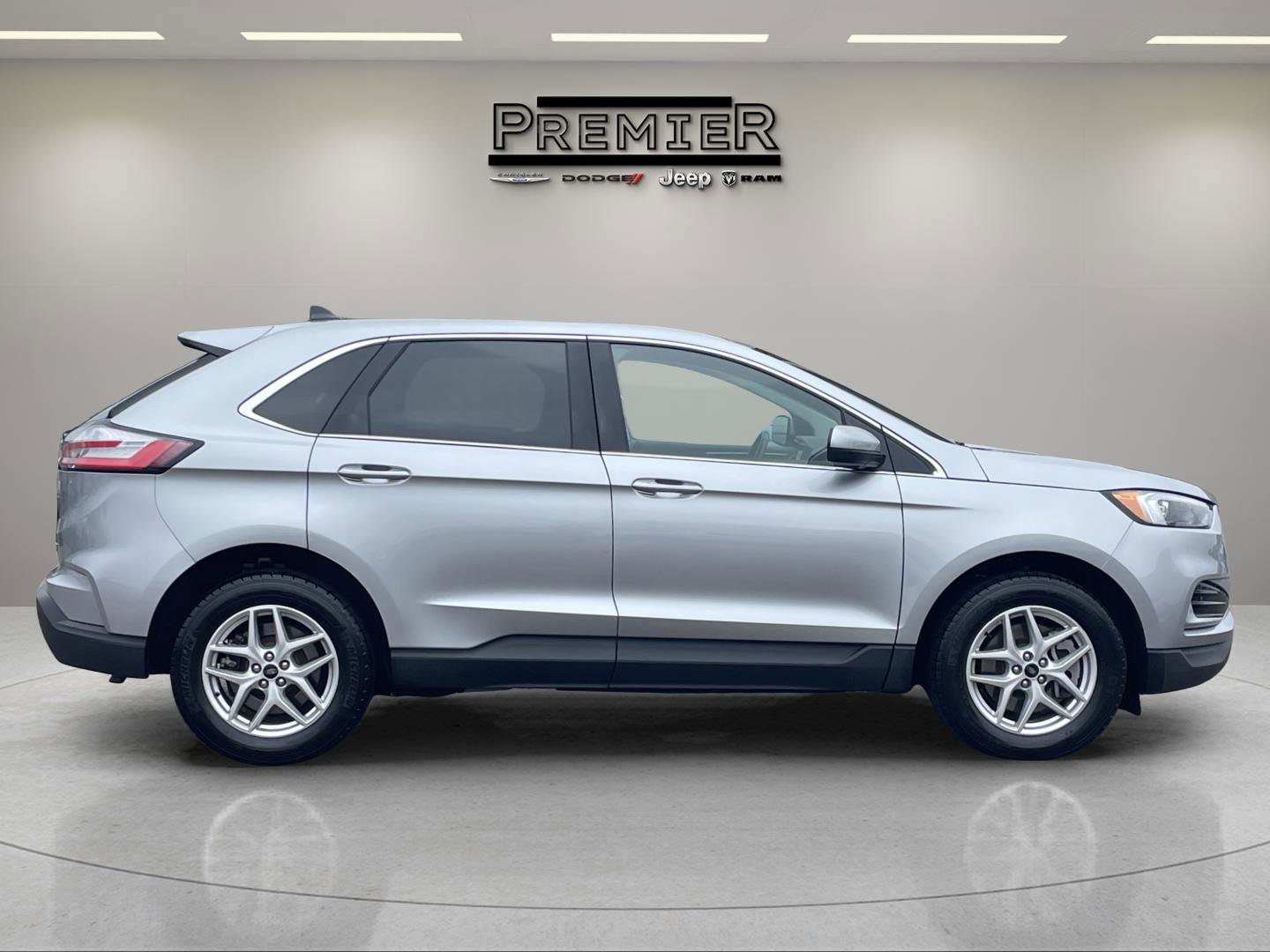 Used 2024 Ford Edge SEL image 6