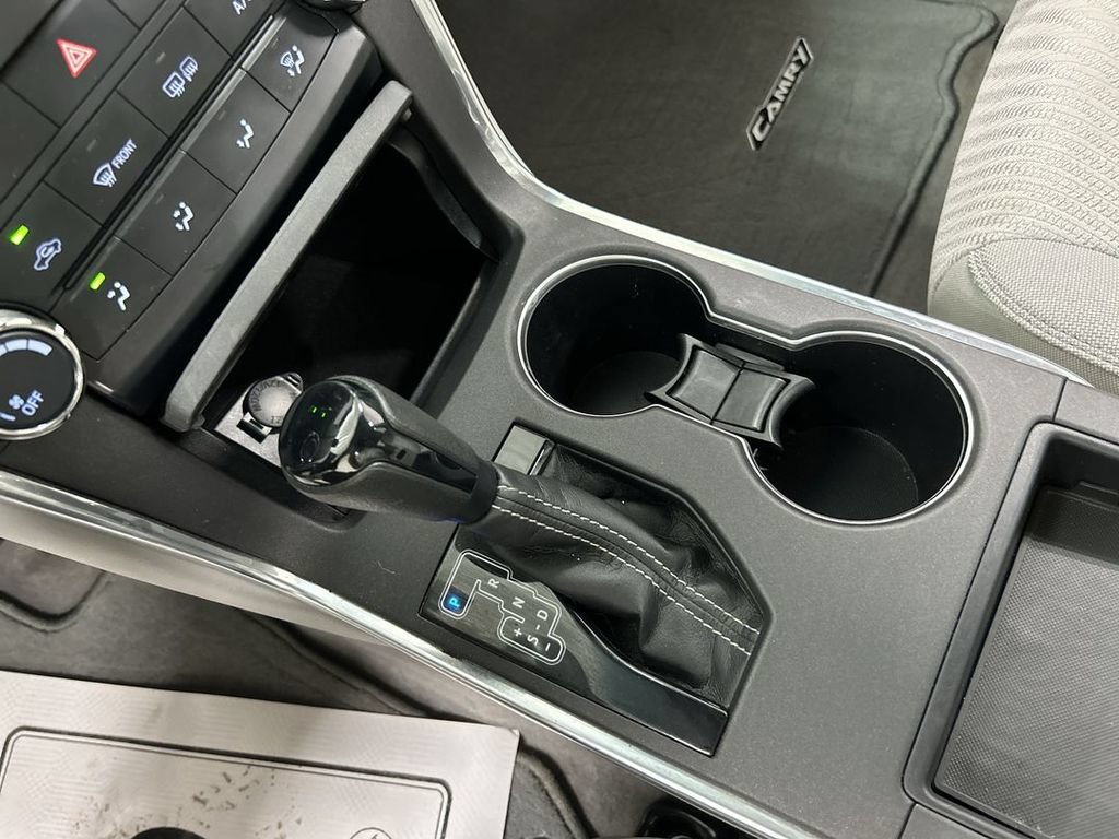 Used 2016 Toyota Camry LE FWD image 17