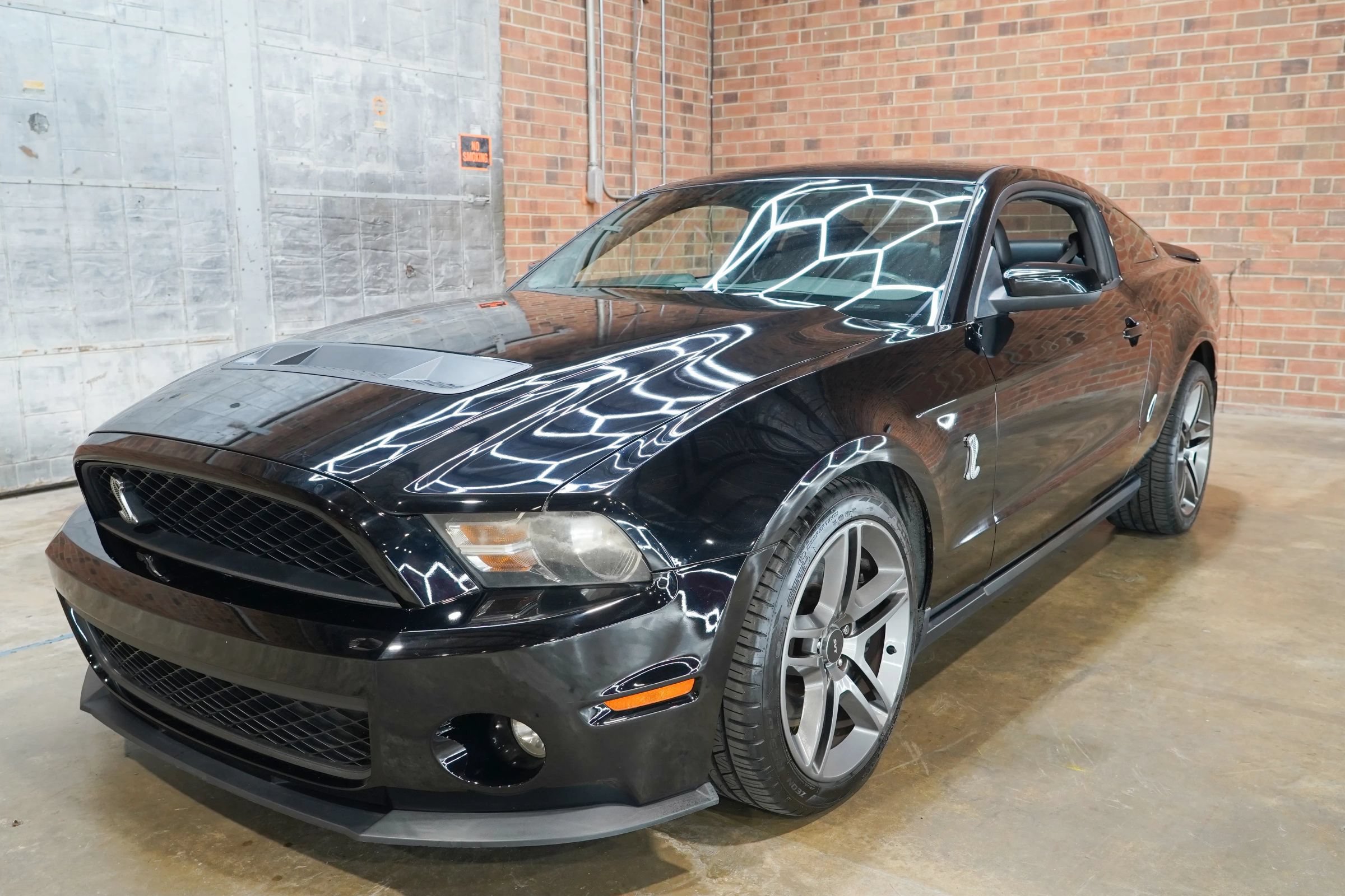 Used 2010 Ford Mustang Shelby GT500 RWD image 19