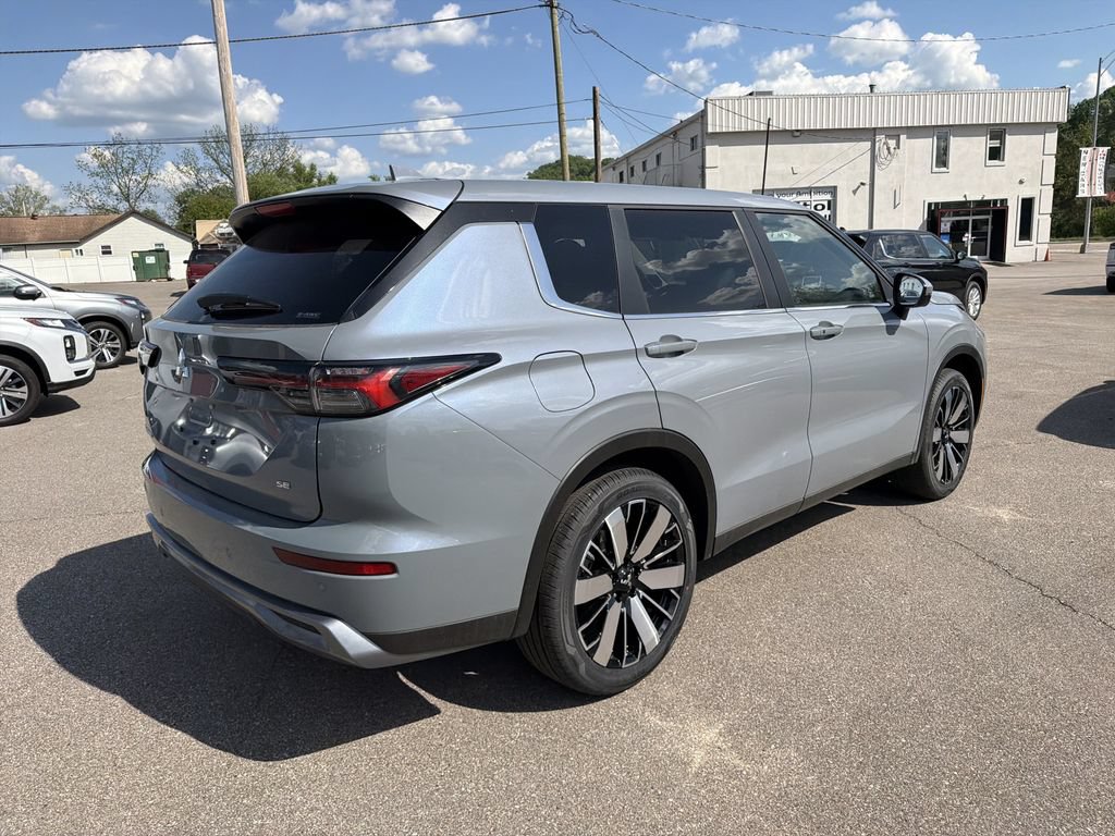 New 2026 Mitsubishi Outlander SE AWD/4WD image 4