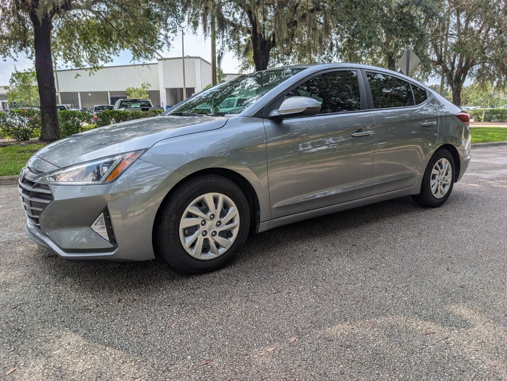 Used 2019 Hyundai Elantra SE FWD image 3