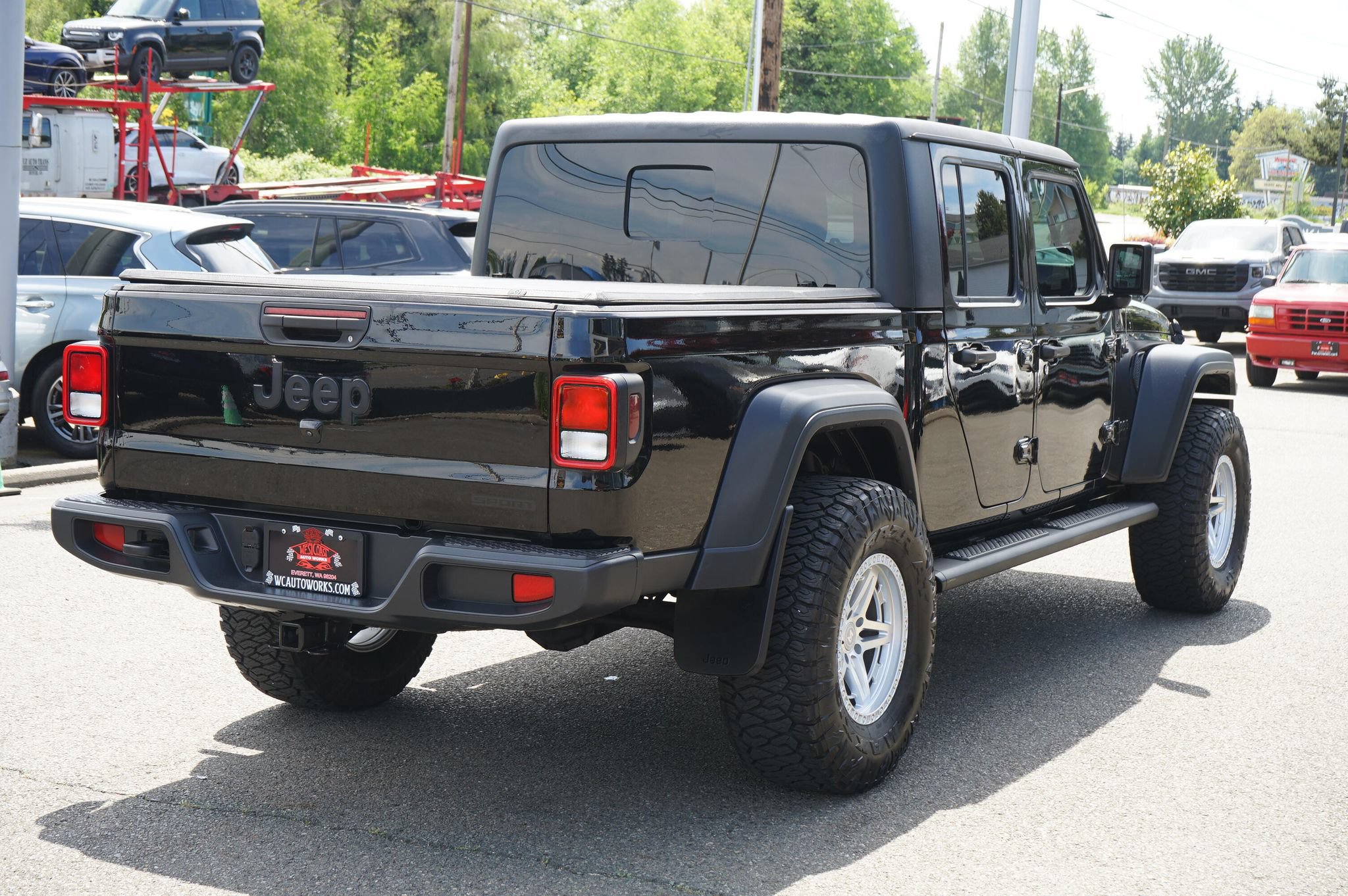 Used 2020 Jeep Gladiator Sport w/ Technology Group AWD/4WD image 6