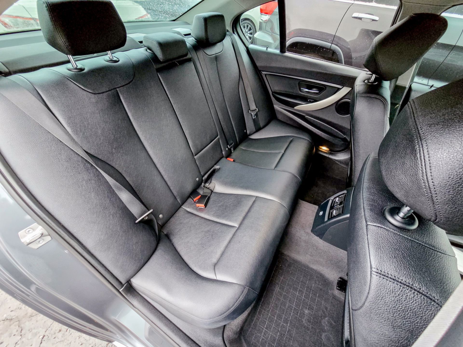 Used 2014 BMW 320i xDrive Sedan image 33