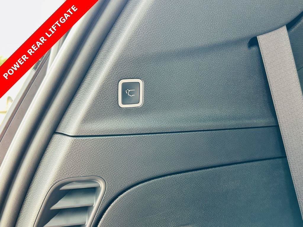 New 2026 Chrysler Voyager LX FWD image 11