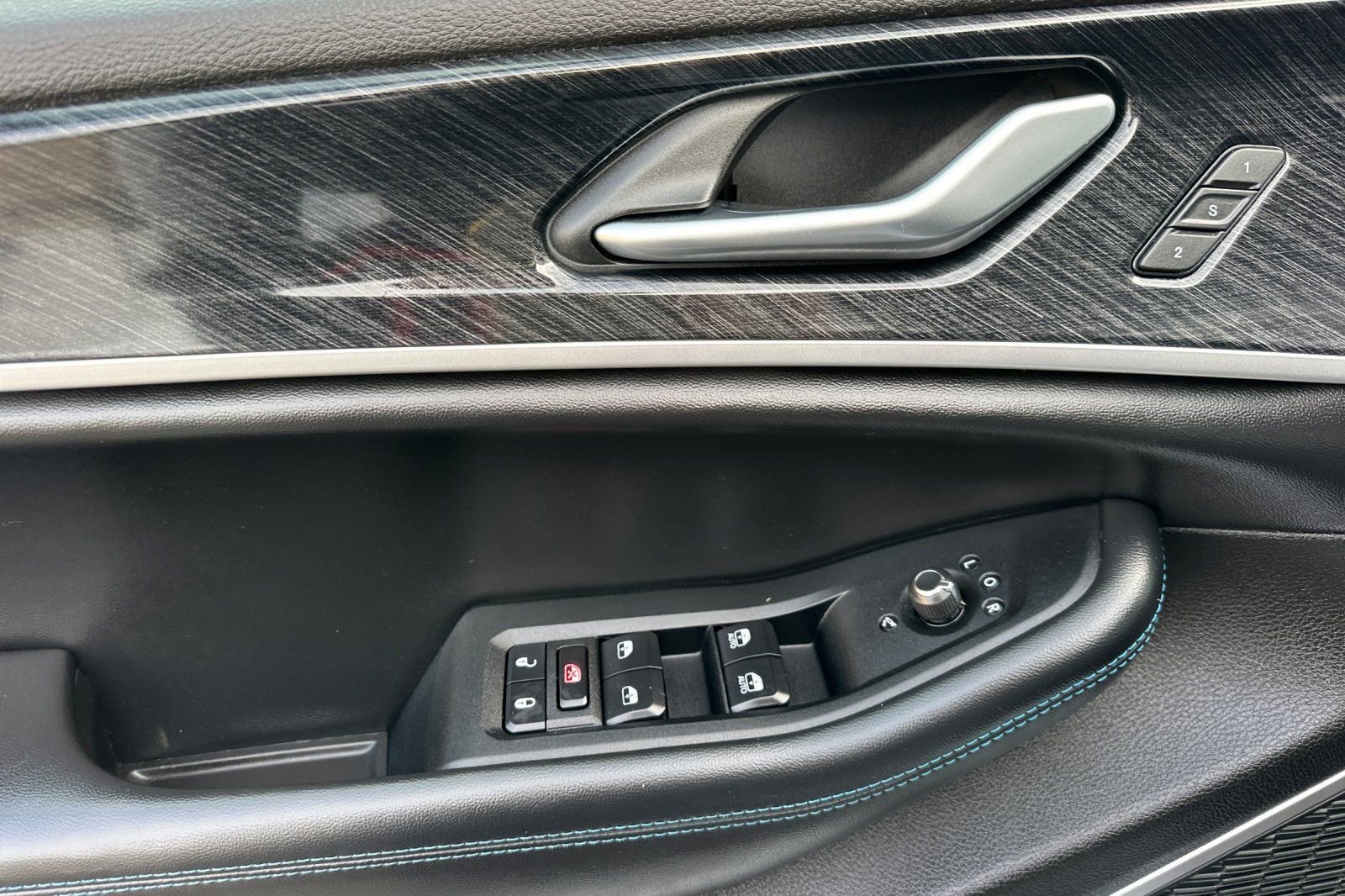 Used 2023 Jeep Grand Cherokee Trailhawk image 11