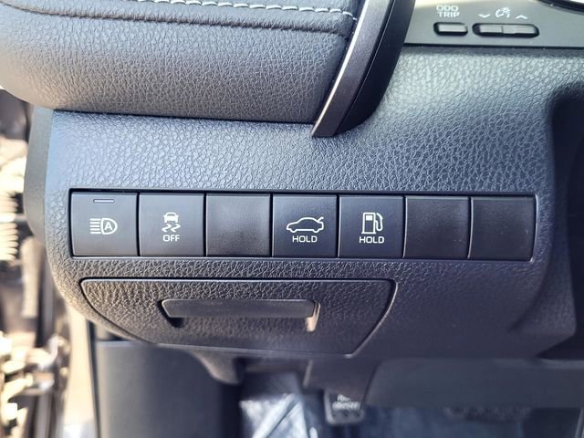 Used 2020 Toyota Camry SE w/ Convenience Package image 15