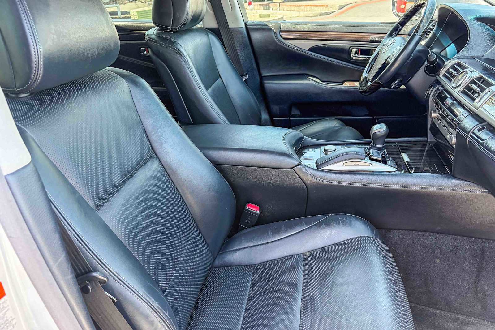 Used 2017 Lexus LS 460 w/ Comfort Package image 16