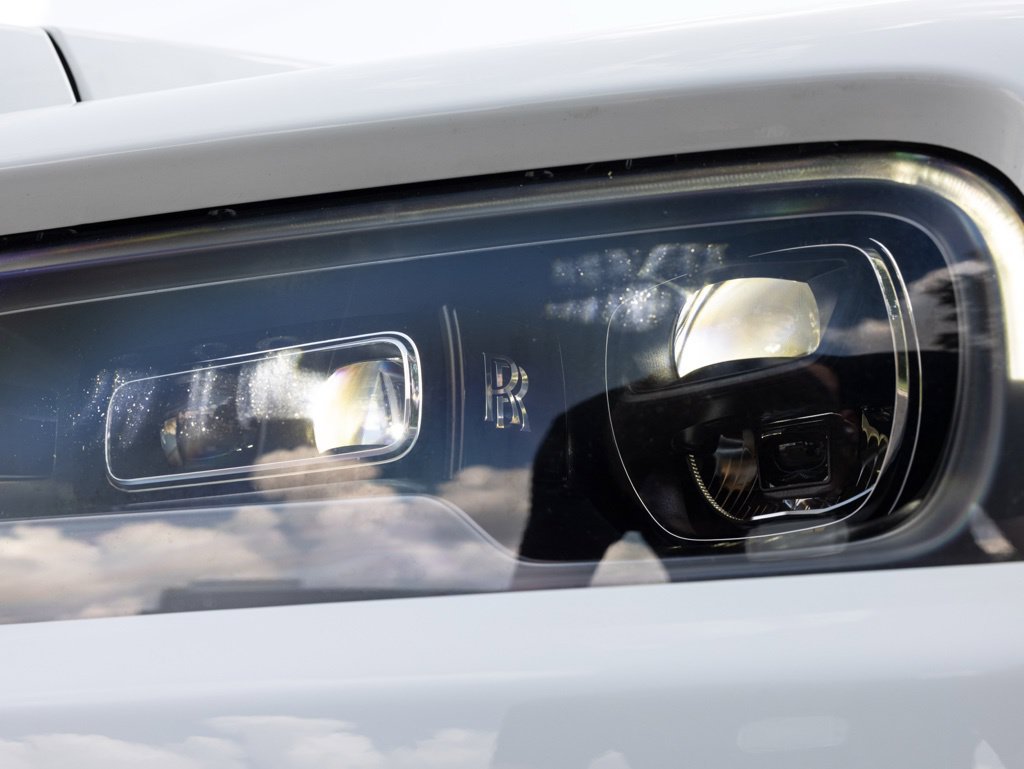 Certified 2022 Rolls-Royce Cullinan Black Badge w/ Dark Exterior Package AWD/4WD image 16