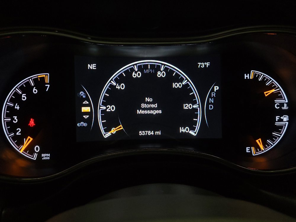 Used 2021 Jeep Grand Cherokee Laredo AWD/4WD image 23