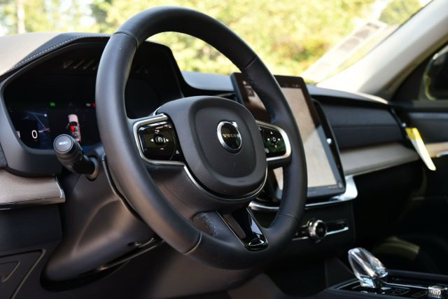 New 2026 Volvo XC90 B6 Plus w/ Protection Package Premier AWD/4WD image 12