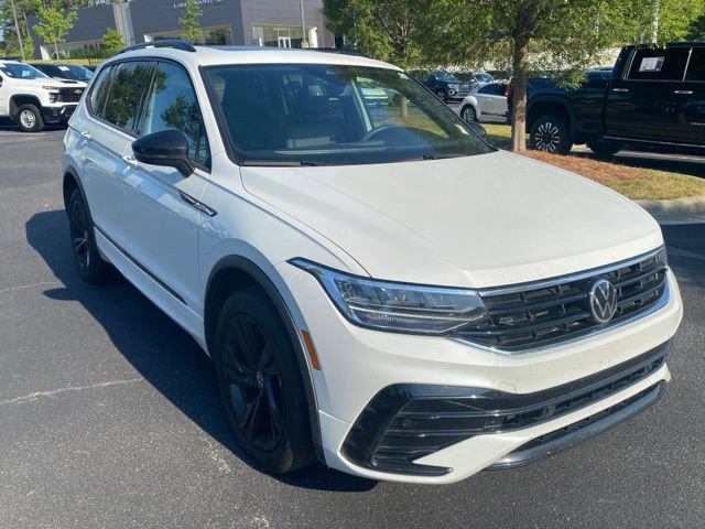 Used 2023 Volkswagen Tiguan SE R-Line FWD image 1