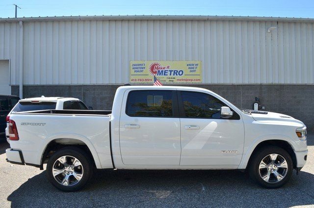 Used 2022 RAM 1500 Laramie w/ Sport Appearance Package image 9