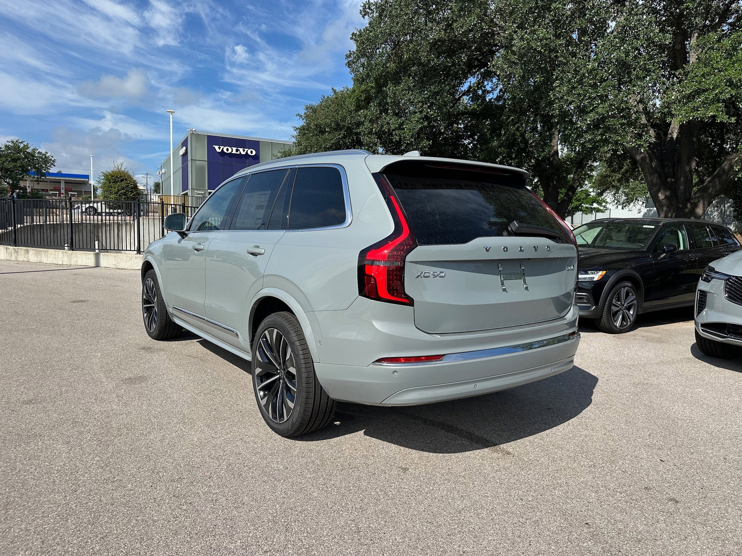 Used 2026 Volvo XC90 B6 Plus w/ Protection Package Premier AWD/4WD image 4