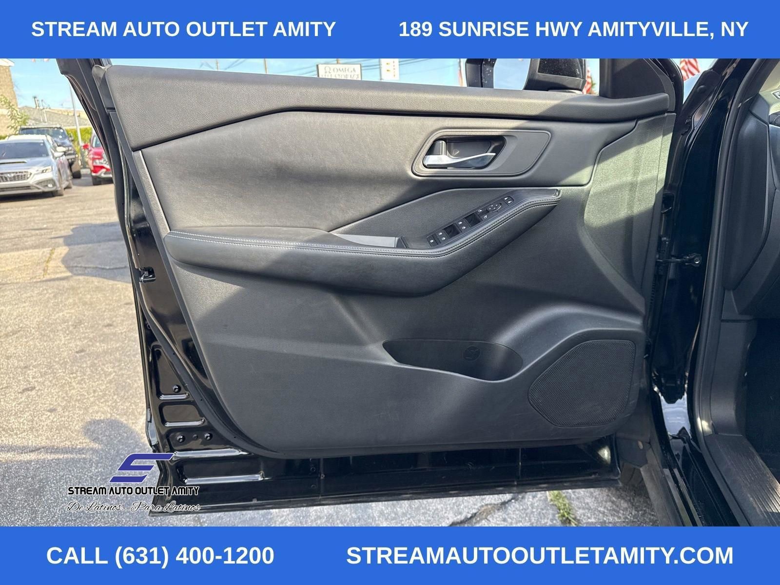 Used 2024 Nissan Rogue SV image 27