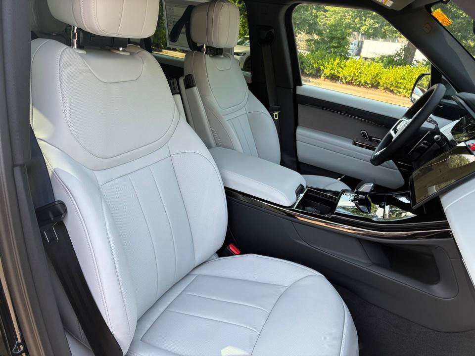New 2026 Land Rover Range Rover Sport SE AWD/4WD image 28