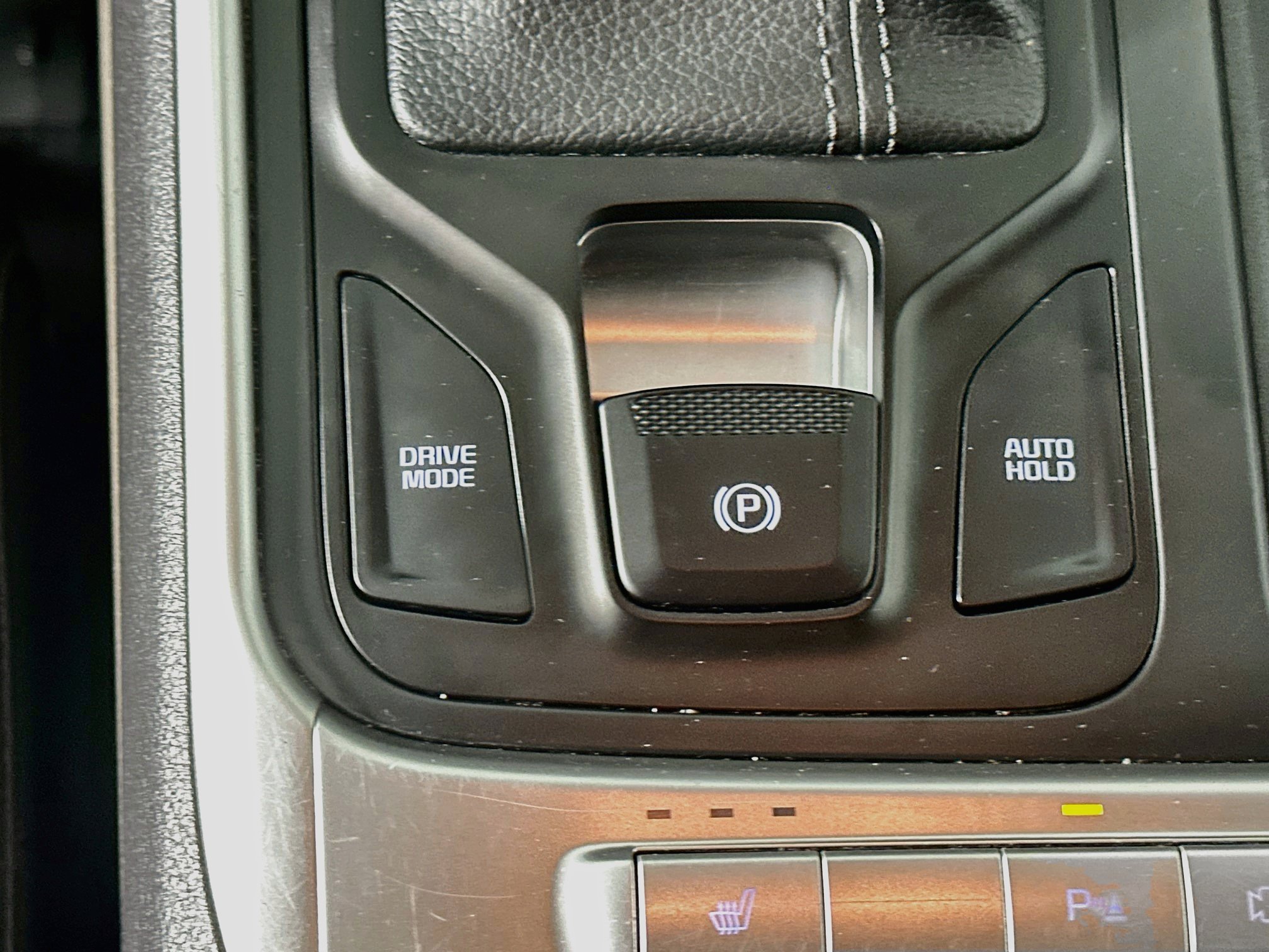 Used 2025 Kia Carnival FWD image 26