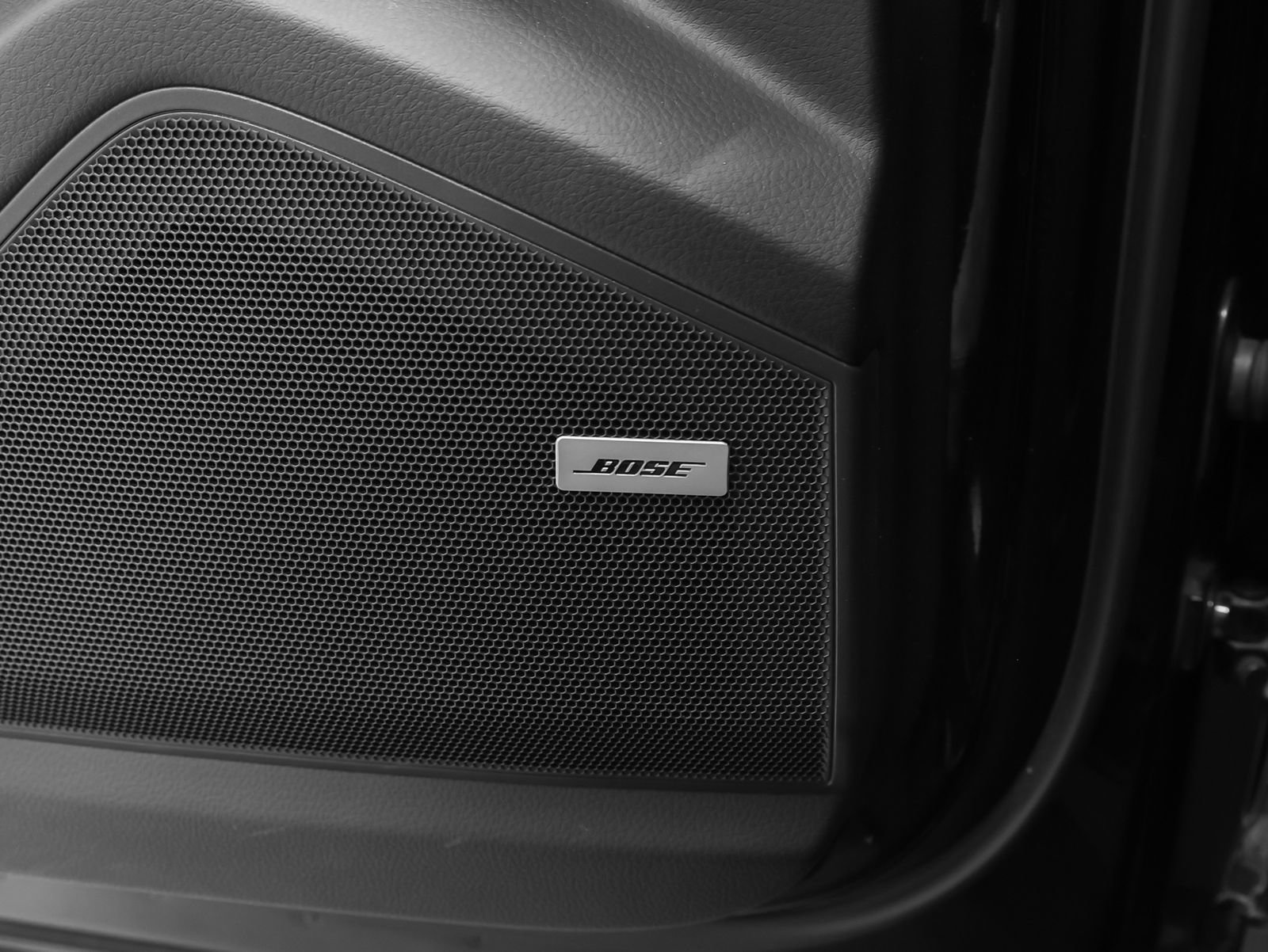 Certified 2019 Porsche Cayenne image 36