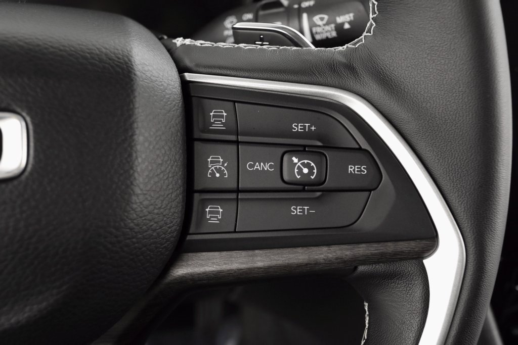 Certified 2022 Jeep Grand Cherokee Limited image 26