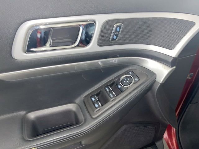 Used 2014 Ford Explorer XLT w/ Equipment Group 202A AWD/4WD image 26